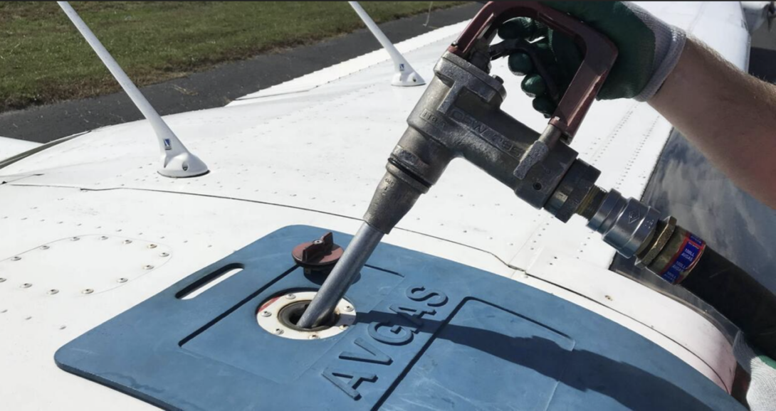 Fueling of an airplane