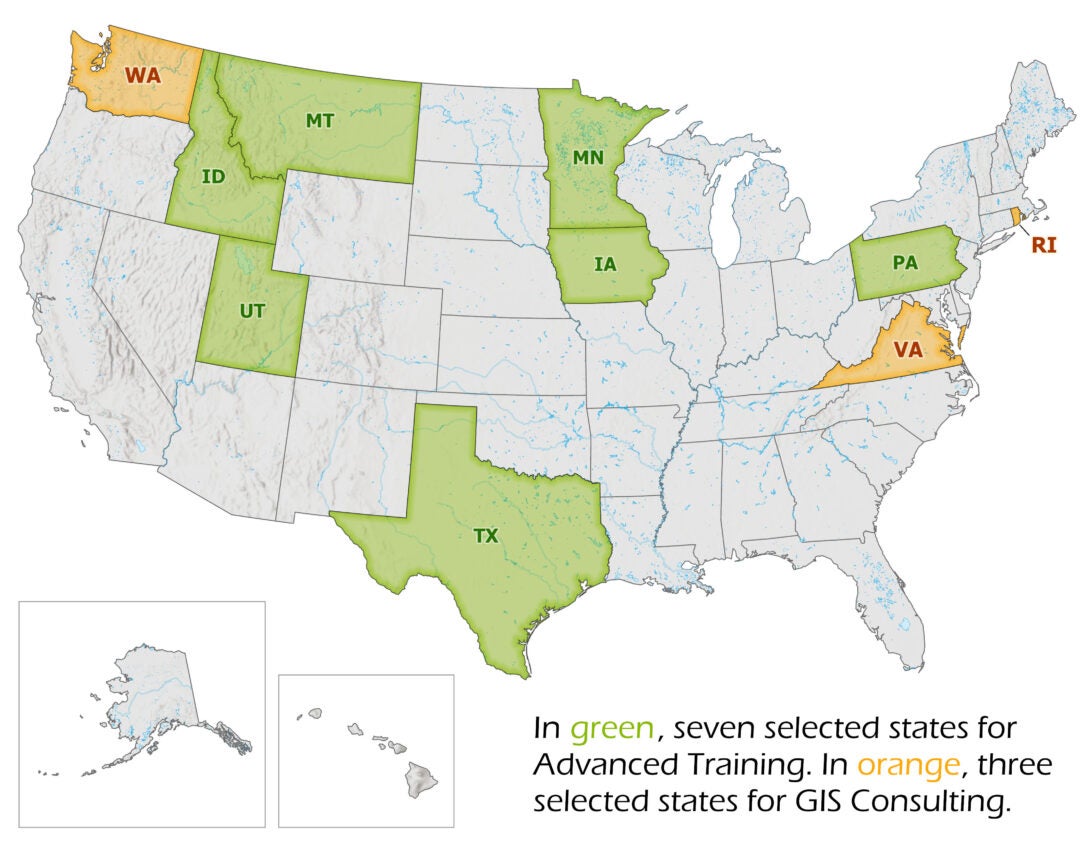 In green, seven selected states for Advanced Training. In orange, three selected states for GIS Consulting